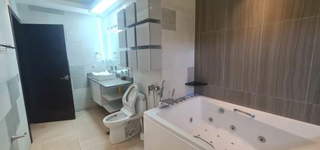 House for Sale or Rent in Margarita - 4 bedrooms