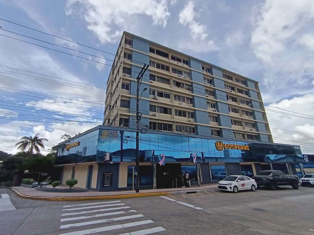 Exterior of commercial-residential building PH El Educador in Los Angeles Betania Panama