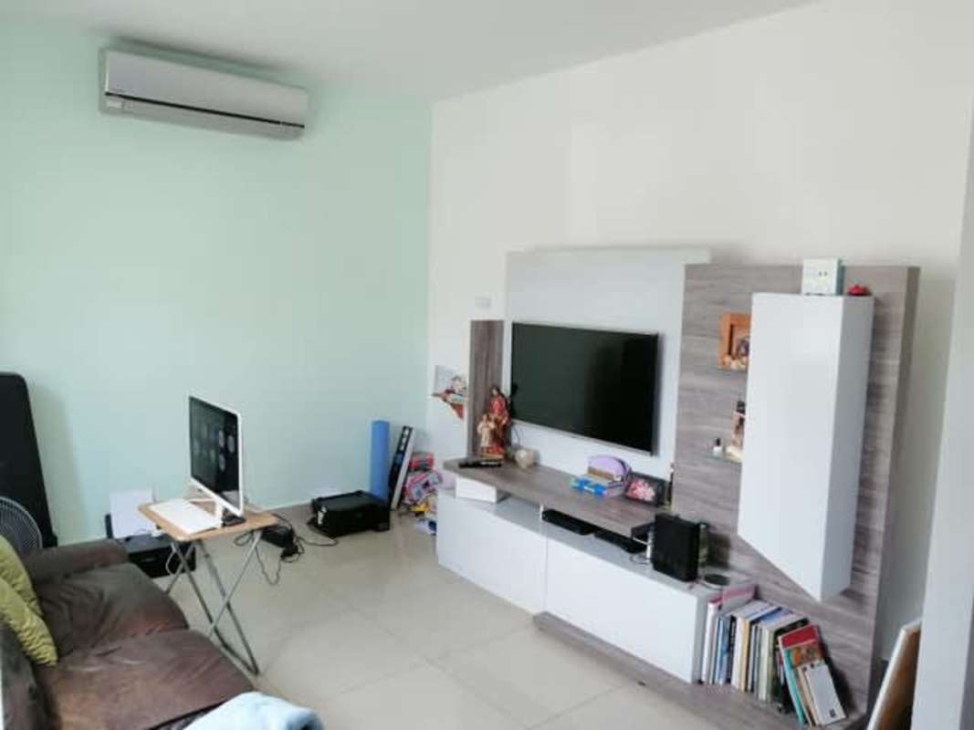 Large living room with garden view, big windows, ceramic floor in Green Field Clayton Panama