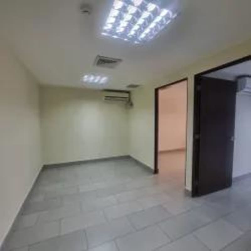 Enclosed meeting room or executive office rental in Obarrio commercial building Panama