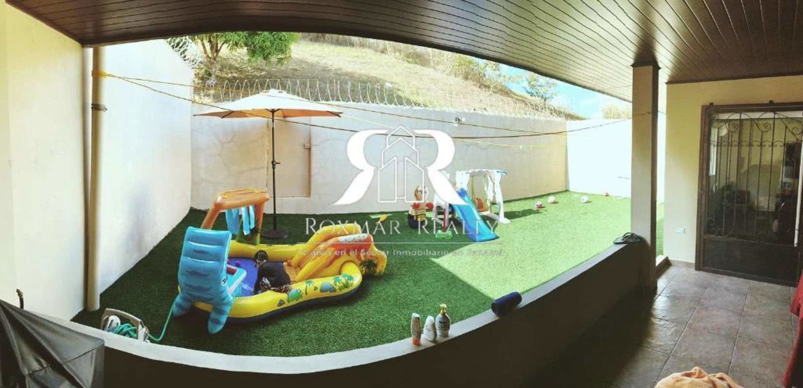 Dining room with ceiling fan, open layout, ceramic floors at Brisas del Golf Panama house for sale