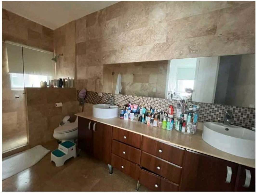 Panoramic ocean front balcony with glass rails at PH Q Tower Punta Pacifica Panama