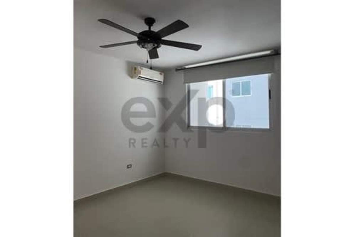 Modern bathroom with glass-enclosed shower vanity in PH Hill Tower Panama