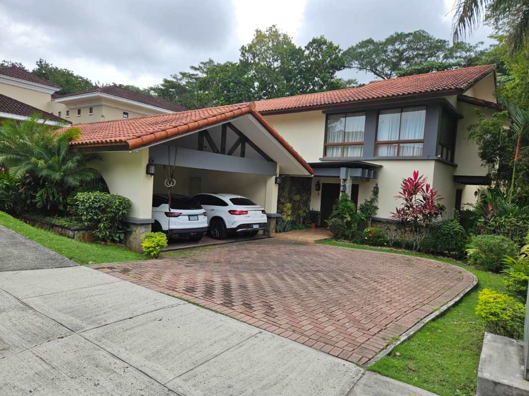 Granite countertop kitchen with island, stainless appliances in luxury house Betania Panama