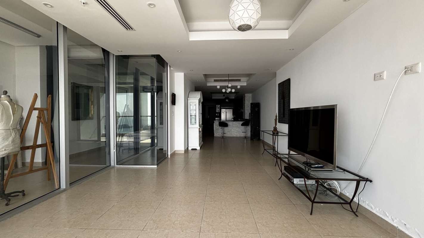 Second bedroom with balcony and urban views PH Rivage Panama