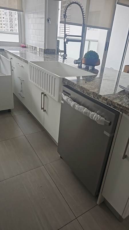 Rooftop pool with skyline ocean views in PH Moon Tower Coco del Mar Panama City