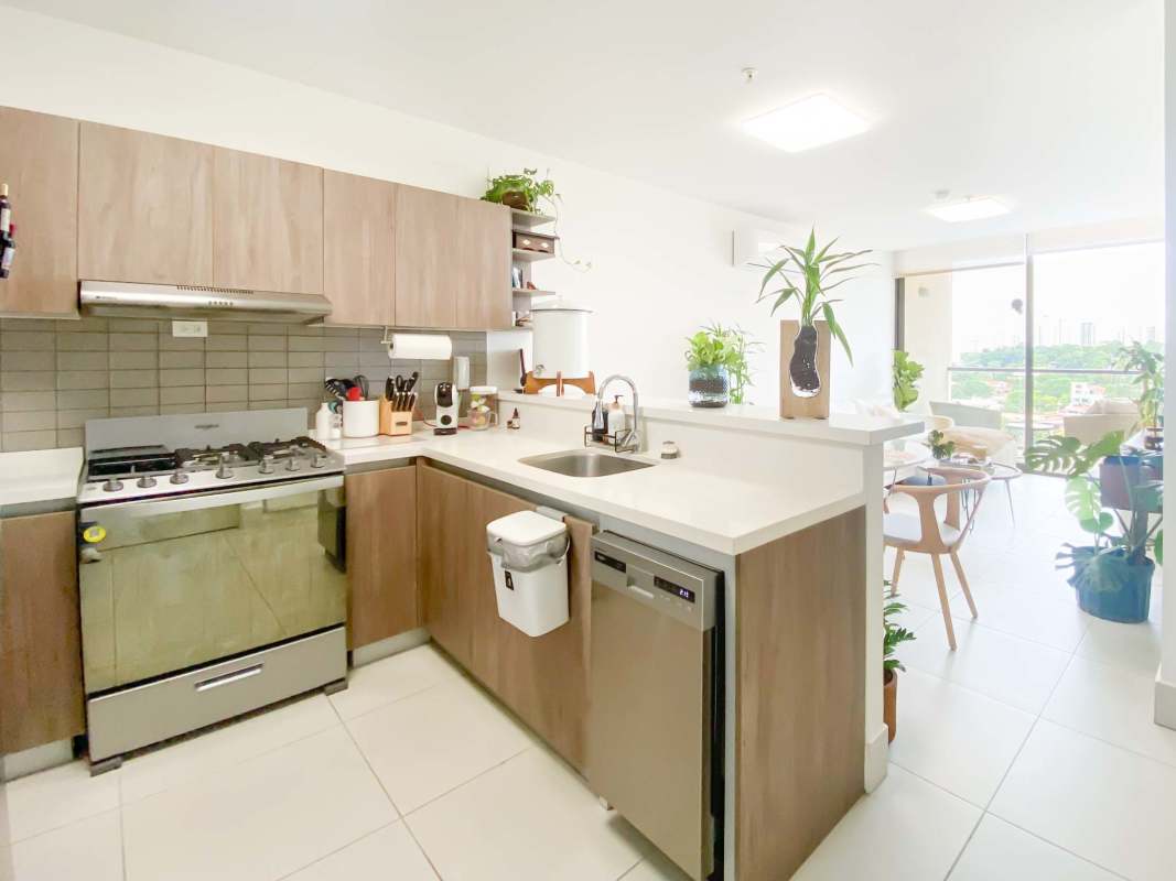 Bright second bedroom with tile floors and split AC in PH Coco Place Coco del Mar Panama