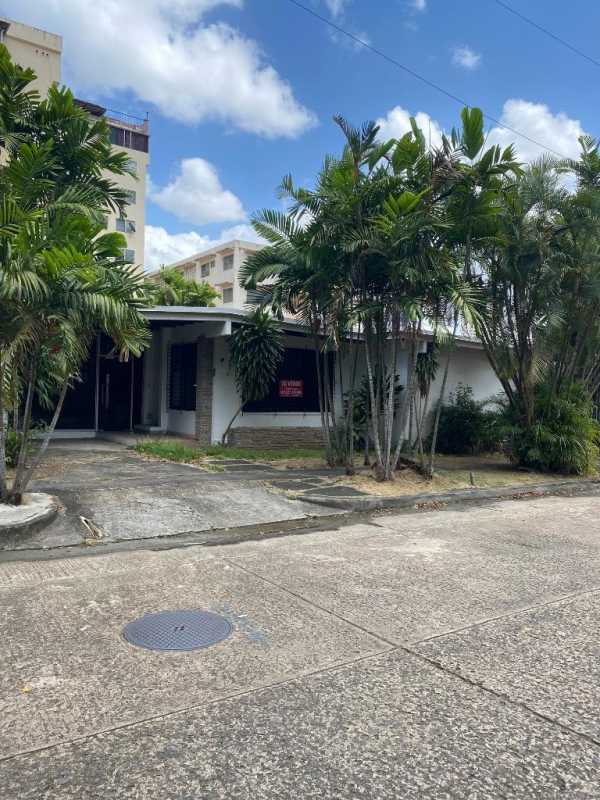 Private covered terrace with garden view Obarrio residence for sale Panama