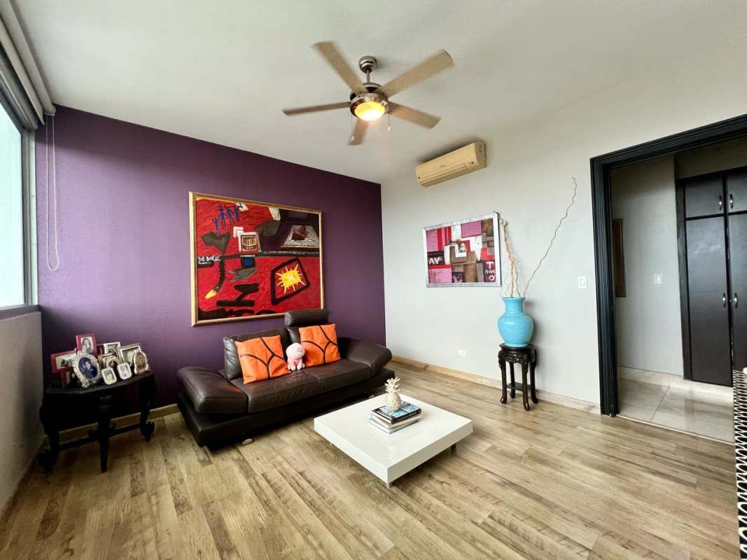 Modern living lounge artistic decor ocean view PH Ocean Two Panama