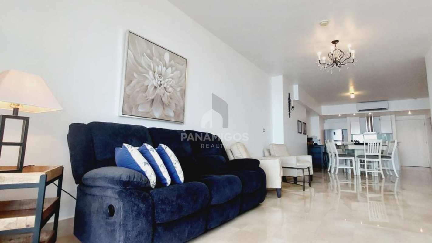 Open plan dining area with contemporary furniture and art PH YOO Avenida Balboa Panama