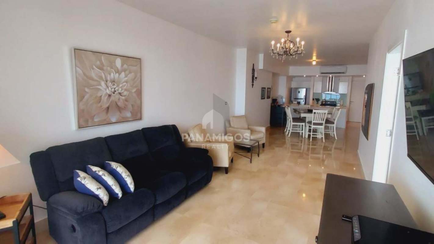 Fully equipped modern kitchen with quartz counters and appliances PH YOO Avenida Balboa Panama