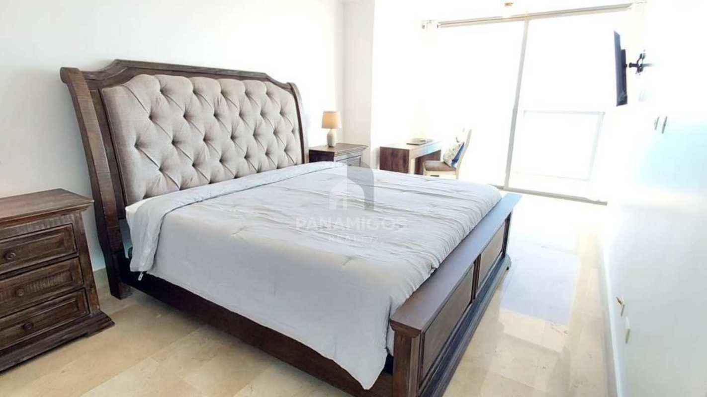 Balcony with glass railing and panoramic ocean views PH YOO Avenida Balboa Panama