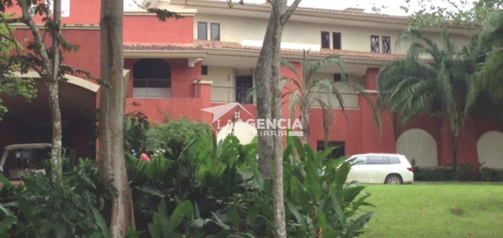 Contemporary Italian-design kitchen with granite countertops appliances in Clayton Embassy Club Panama townhouse for sale