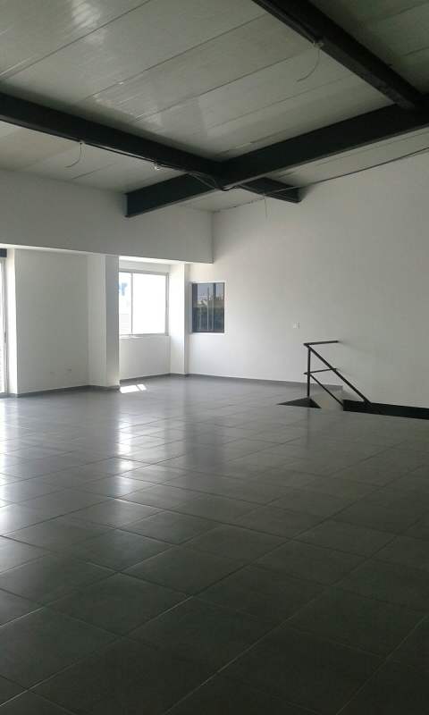 Mezzanine open office with glass windows and railings Ofibodega Panama 20 Panama City