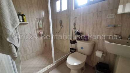 Secondary bedroom with ceramic tiles in Summer Hills Costa Verde Panama