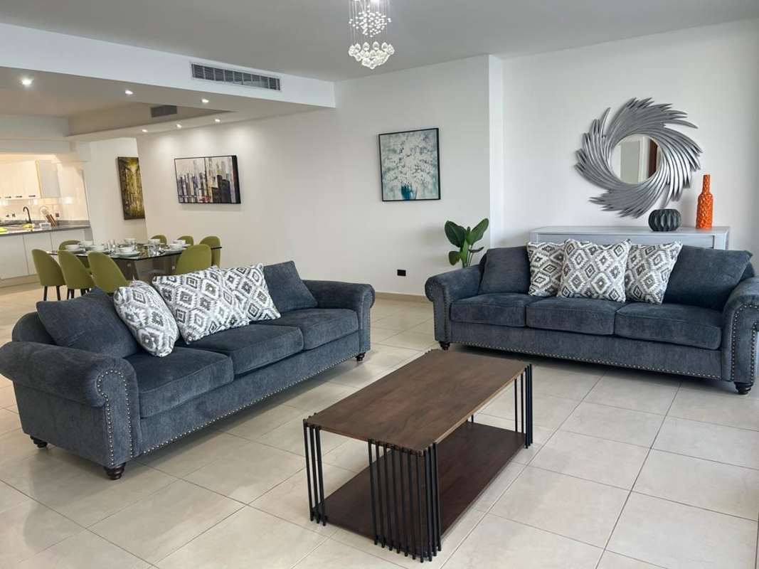 Guest bedroom with city views in PH Water on the Bay Marbella Panama