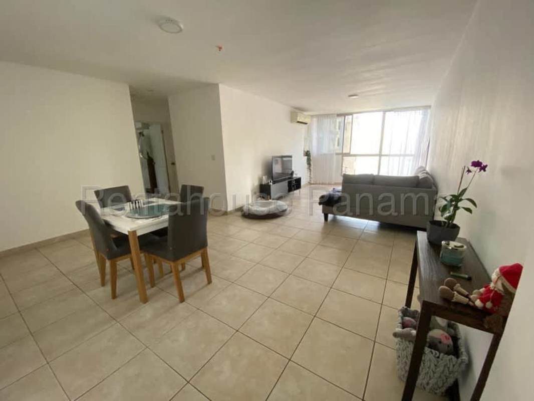 Apartment kitchen with laundry appliances for sale San Francisco Panama