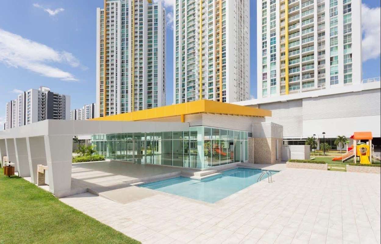 Outdoor sports multipurpose court in PH Kings Park Condado del Rey Panama City