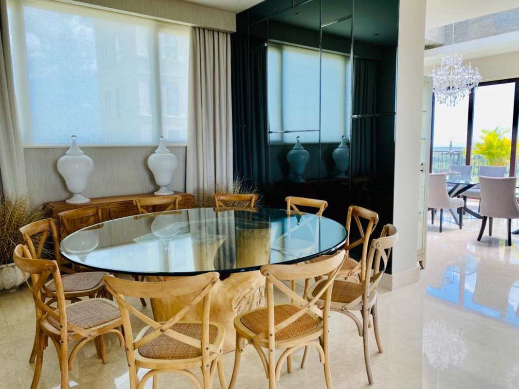 Modern dining room floor-to-ceiling windows PH Ocean House Costa del Este