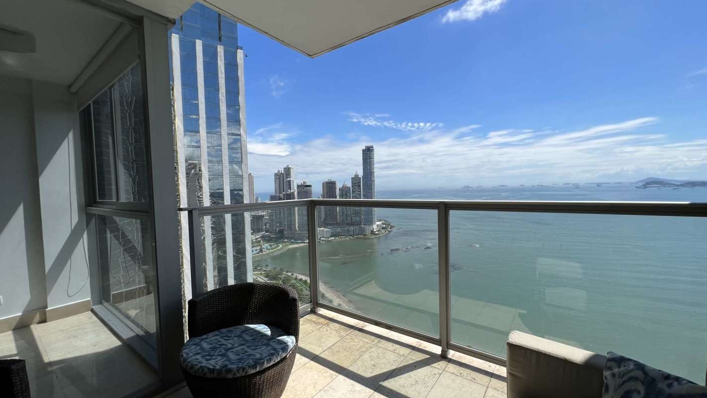 Balcony overlooking Panama Bay and skyline at PH Yoo Panama on Avenida Balboa
