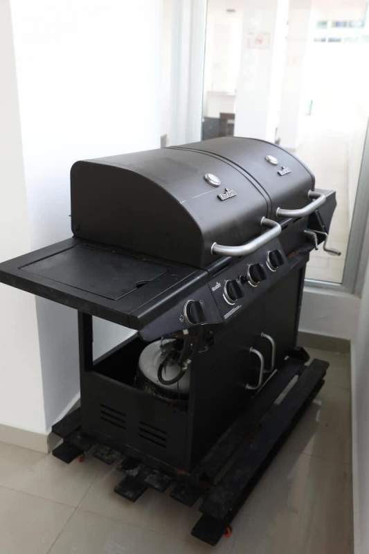 Contemporary bathroom with sink vanity, mirror in Quartz Tower San Francisco Panama