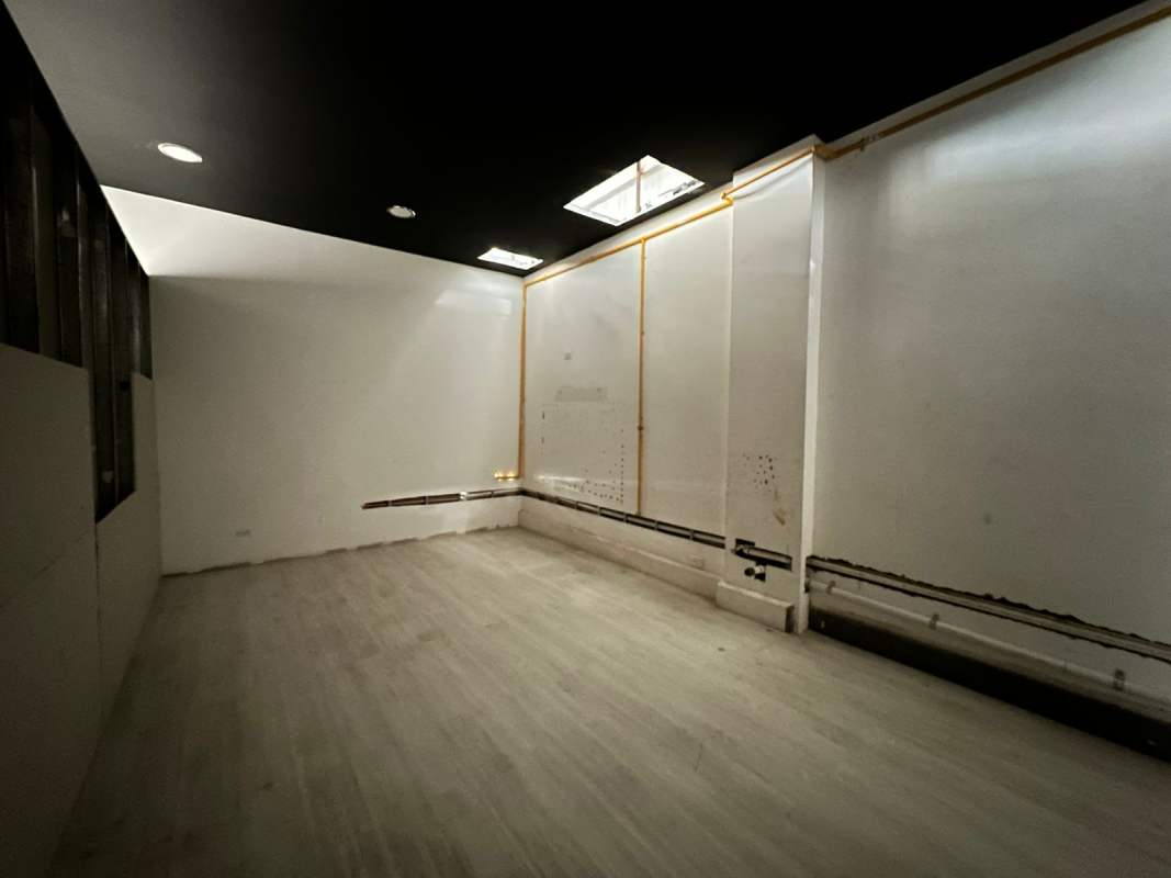 Exterior view of commercial storefront Plaza 66 San Francisco Panama