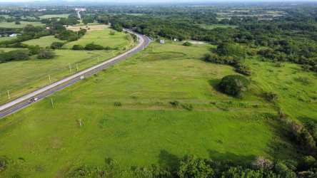 Open flat acreage suitable for subdivision or commercial project in Anton Panama