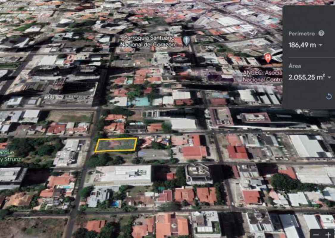 View of 2,056m2 urban lot for sale Obarrio Panama showing highlighted property boundaries