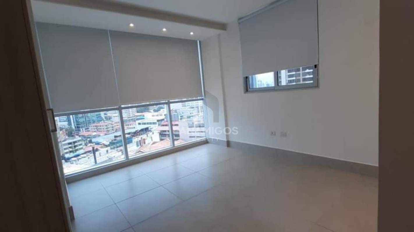 Contemporary kitchen with granite countertops, island, stainless appliances in Park City Panama