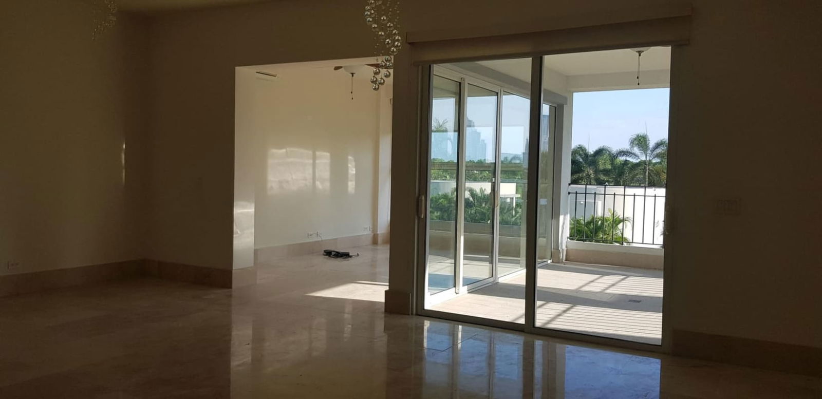 Custom kitchen with island, granite countertops and top appliances in PH Santa Maria Panama