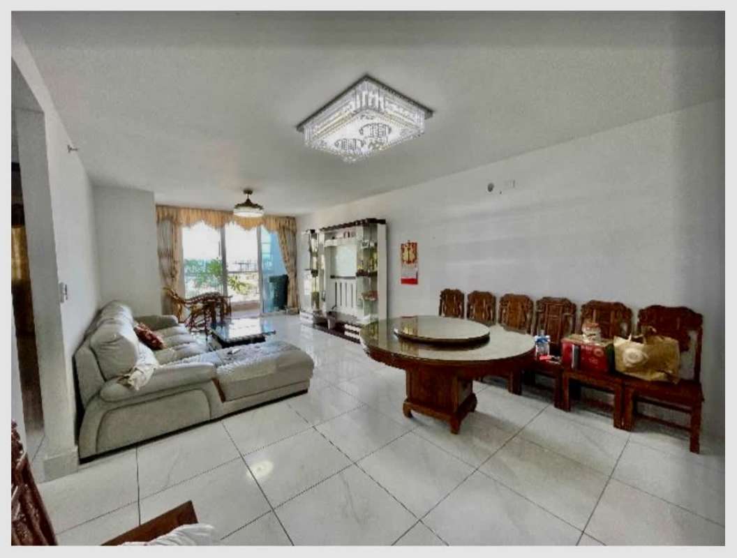 Covered parking spaces in secure garage PH Los Angeles Parkview Betania Panama