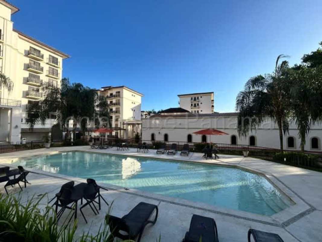 Outdoor tennis court Embassy Village Clayton Panama