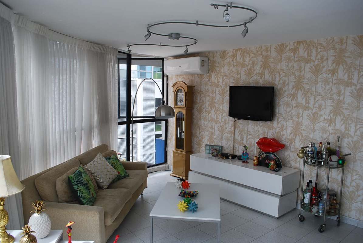Bathroom with blue tile, shower enclosure, window PH San Francisco Tower Panama City
