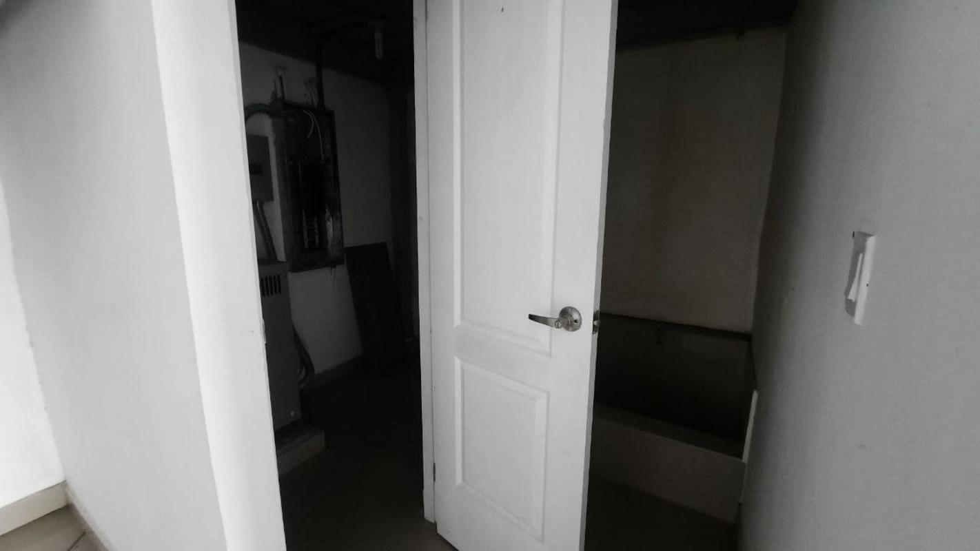 Commercial ground floor unit with mezzanine in La Gran Estación Panama