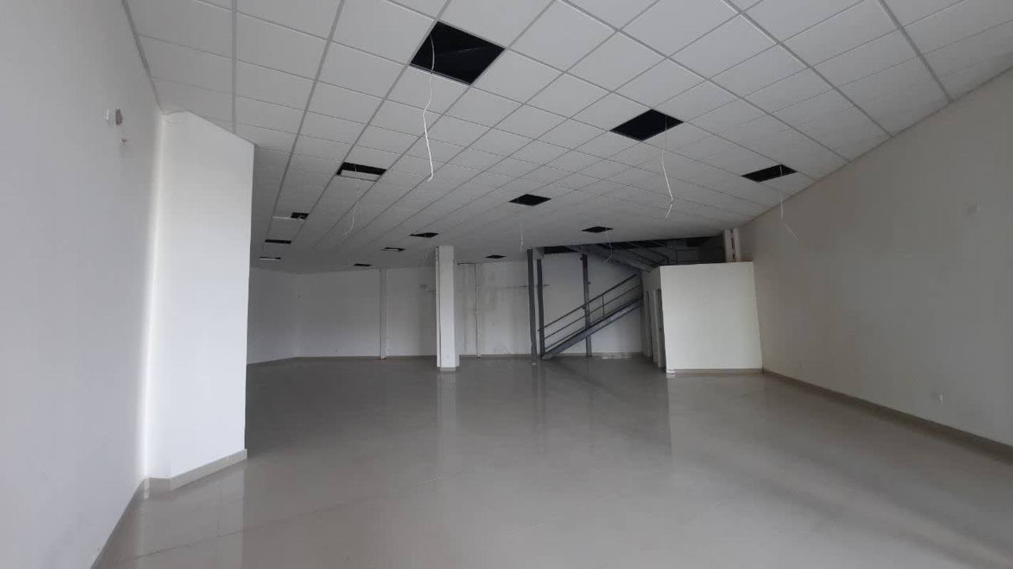 Expansive open floor plan with mezzanine in commercial unit Pueblo Nuevo