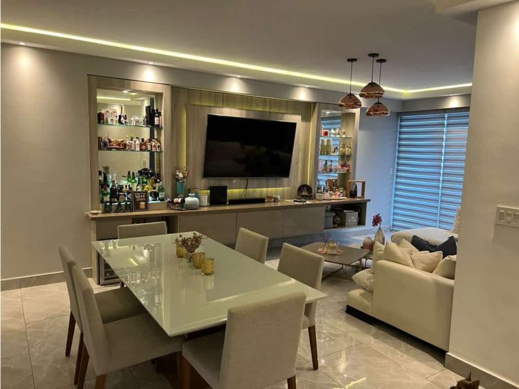 Spacious master bedroom with ensuite bathroom balcony access in PH Premium Tower Panamacity