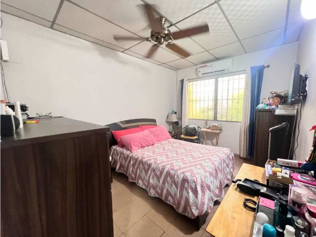 Affordable 3BR House with Terrace in Campo Limberg Juan Díaz