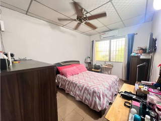 House for Sale in 24 de Diciembre - 3 bedrooms