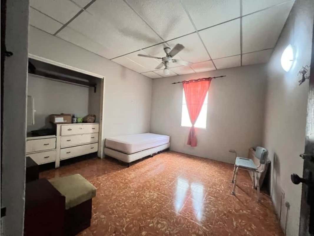 Covered terrace with panoramic view and garden access, Betania house Panama