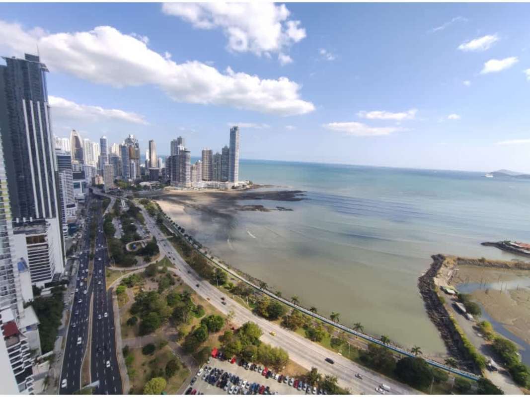 Furnished bedroom, walk-in closet, split AC, ocean and city view PH Vista Marina Panama