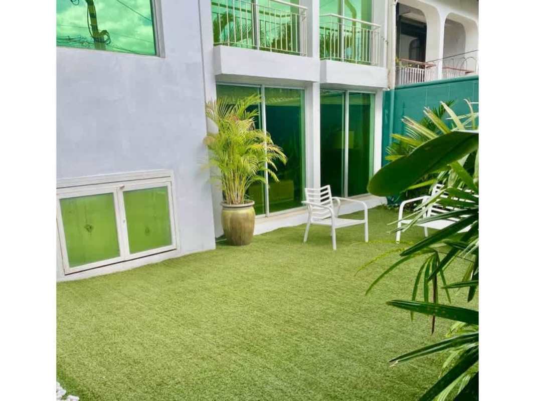 Master suite with en-suite bath and balcony Betania Panama house