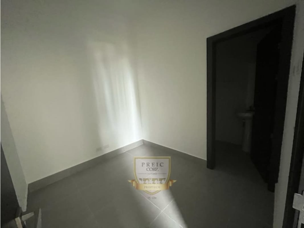 Spacious luxury kitchen with marble counter island in PH The Point Punta Paitilla Panama