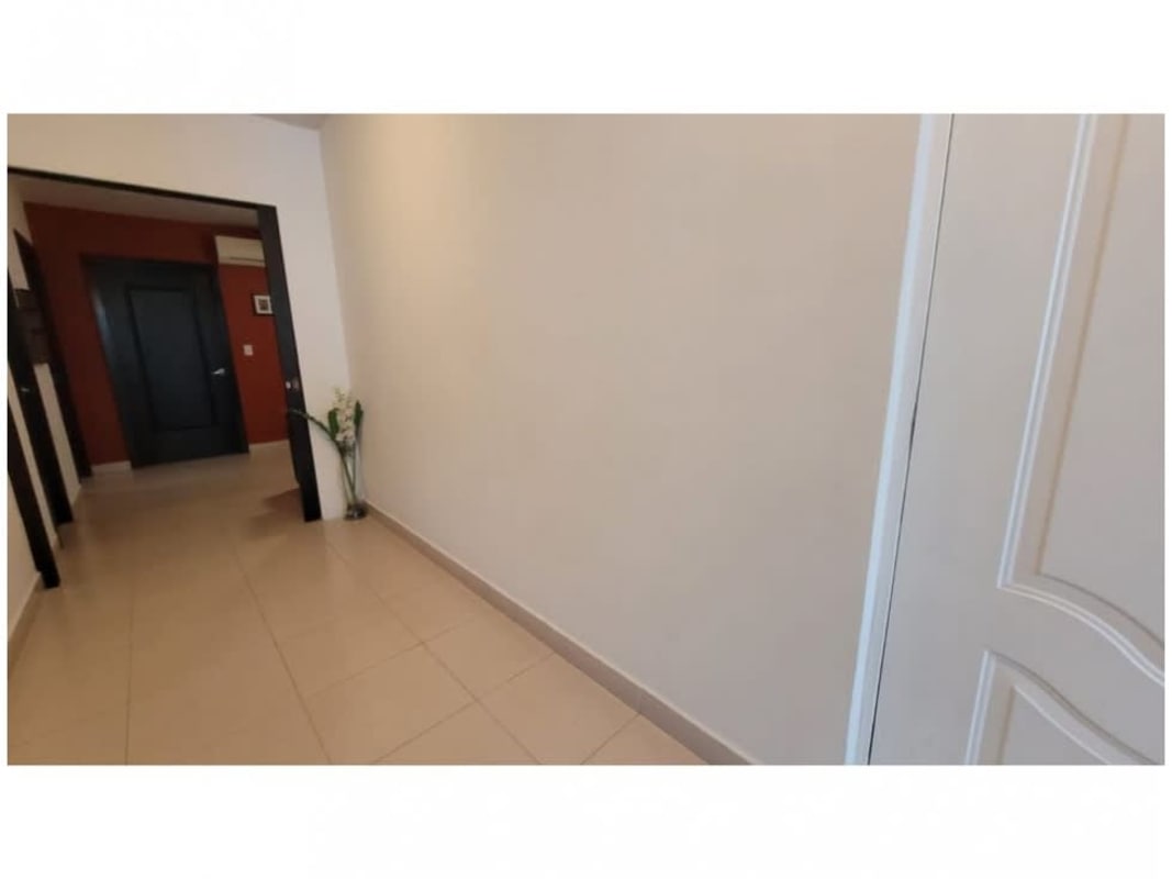 Luxury rooftop pool with skyline views in PH TAO San Francisco Panama City