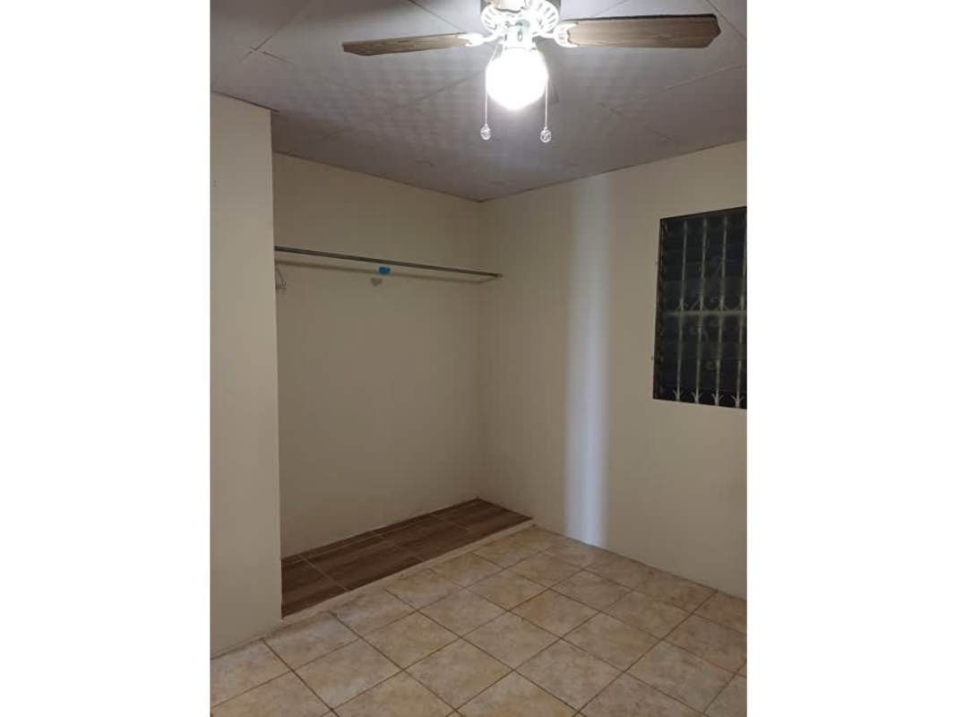 Closet area small window tile floor ceiling fan Don Bosco house sale Panama City