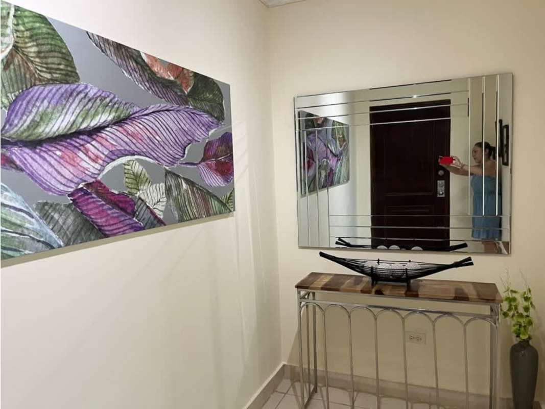 Bright second bedroom with closets fully furnished in PH Bahía, Obarrio Panama