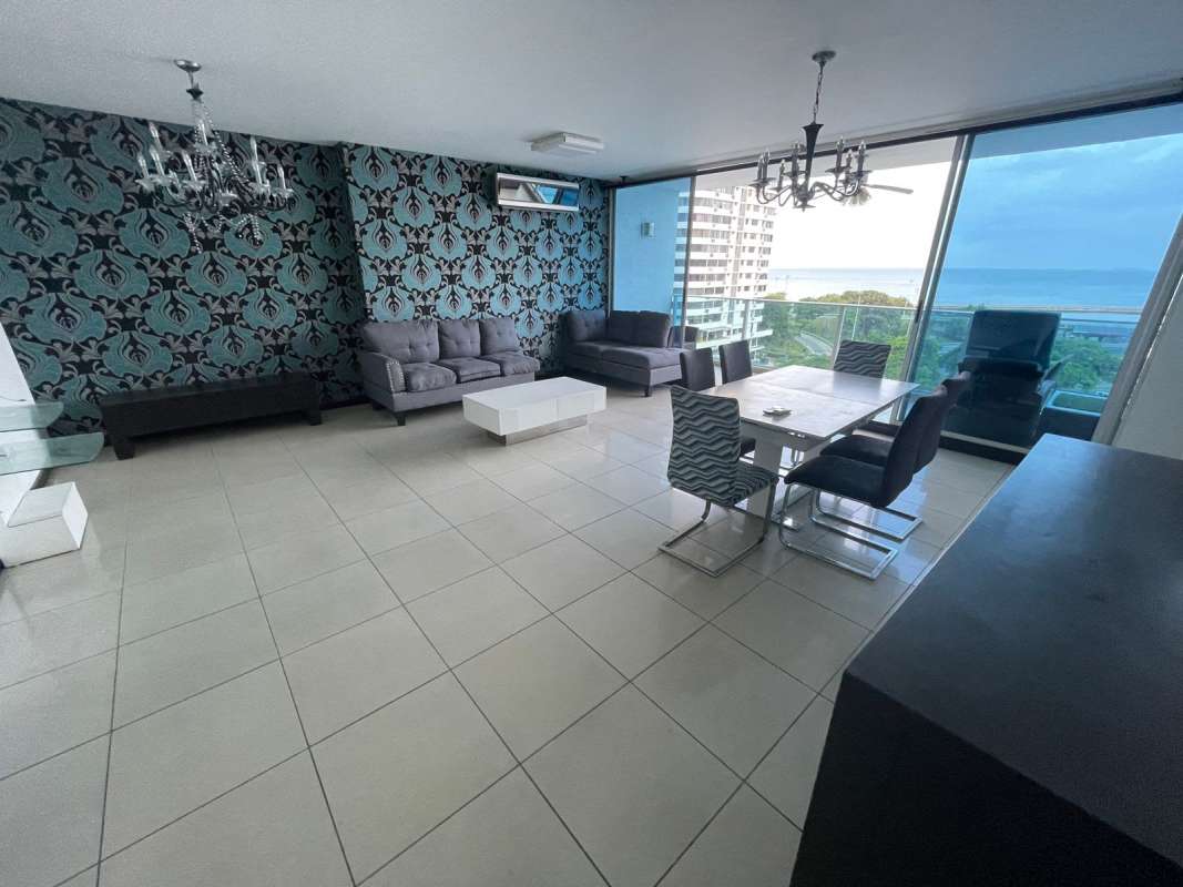 Master bedroom with ocean view and walk-in closet PH Pacifica Coco del Mar Panama