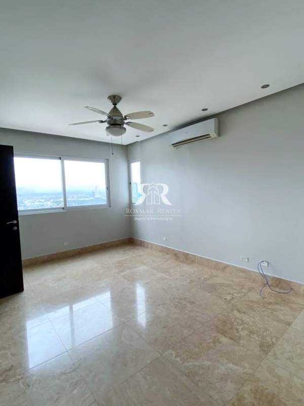 Luxury marble bathroom with double sinks PH Puntarenas Coco del Mar