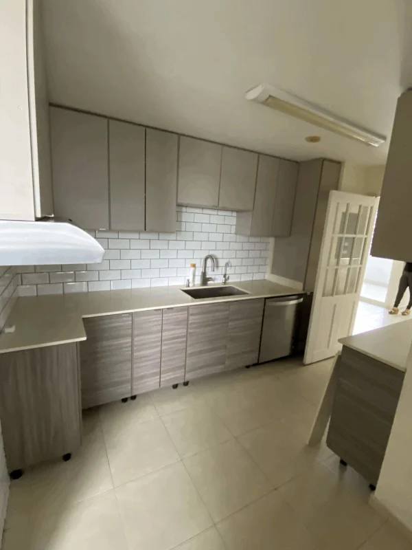 Private balcony with city view in PH Villa de las Fuentes apartment Panama