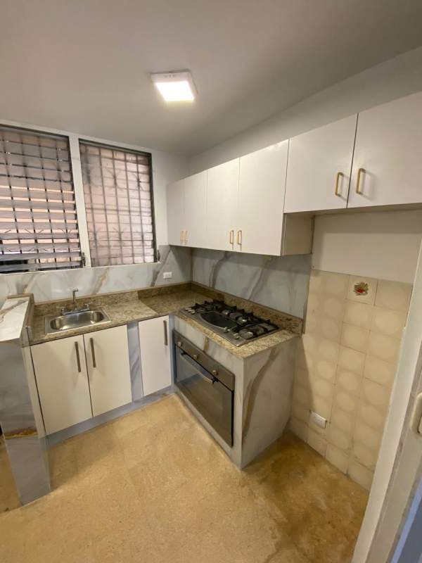 Second bedroom built-in closet tiled floor PH Parque Lefevre Panama