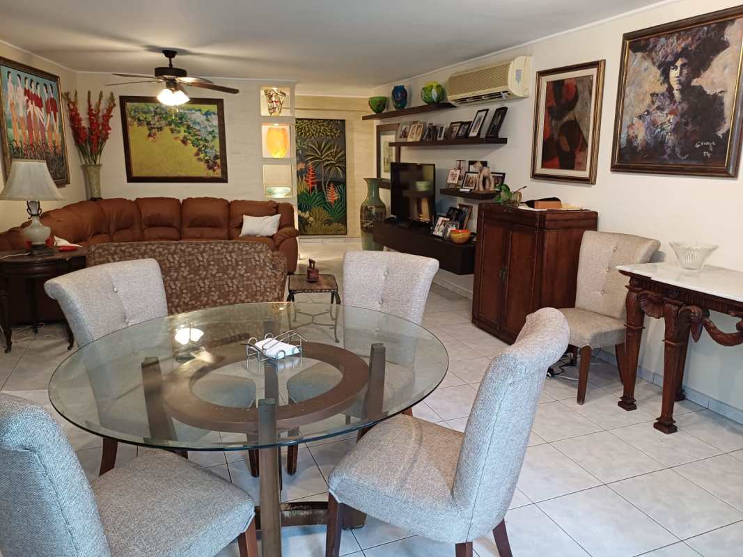 Dining area with sliding doors to balcony in Royal Princess condo Panama City